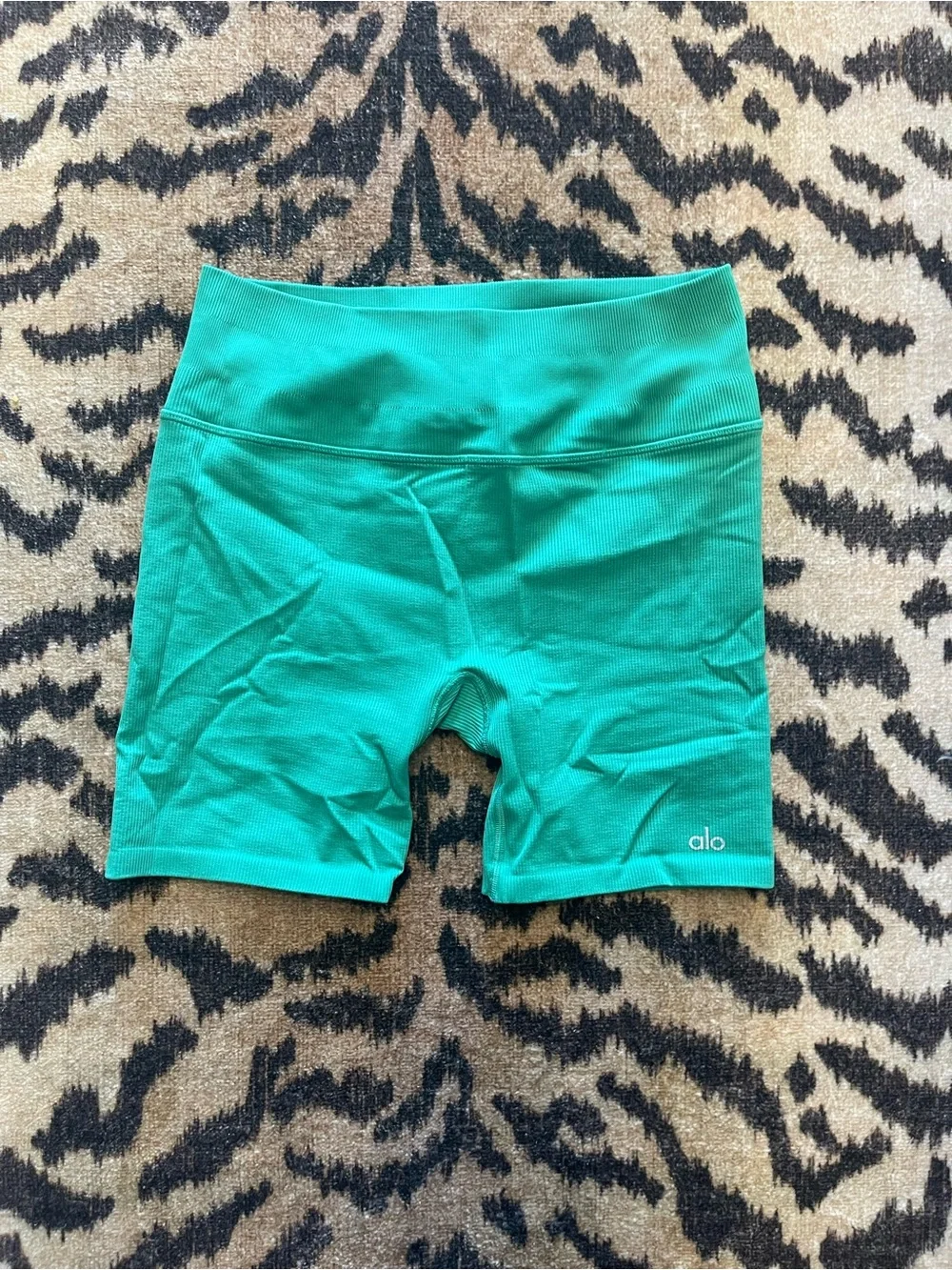 ALO Yoga High-Waist Bike Shorts in Green